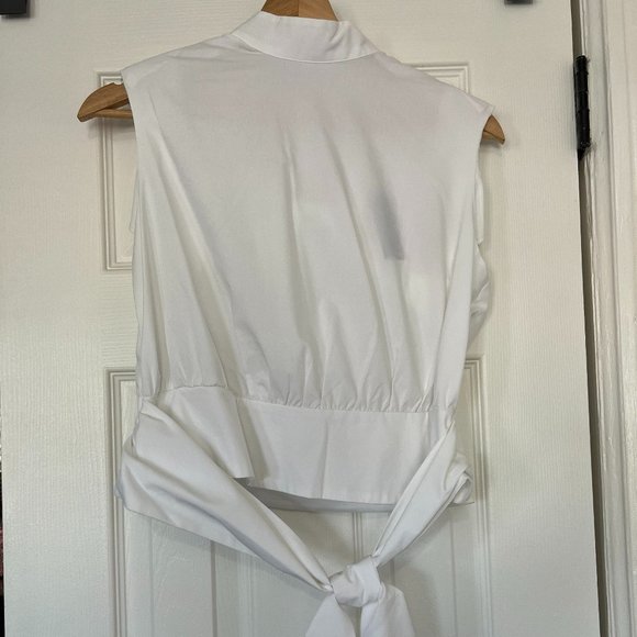 EXPRESS WHITE SLEEVELESS TURTLENECK TOP - Picture 1 of 2